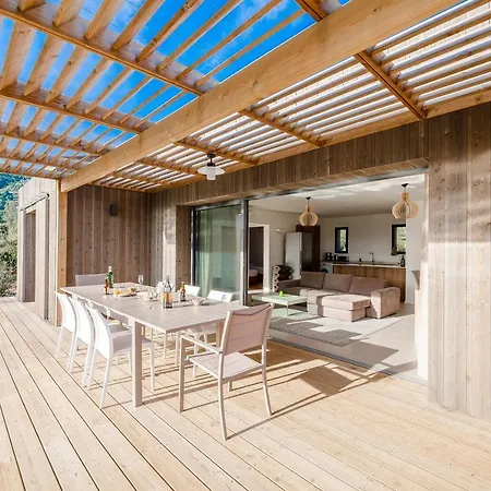 Tra -pisc Chauffee-8 Pax Villa Lecci